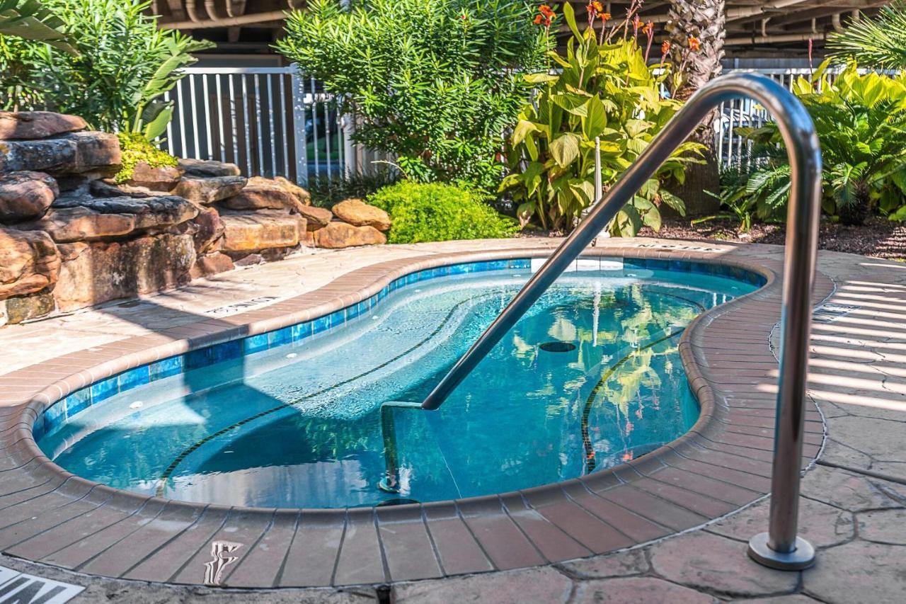 Steps To Pool And Beachamazing Views From Two Balconies *